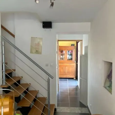 Maison Avec Piscine Interieure Chauffee,sauna, Et Billard 度假居